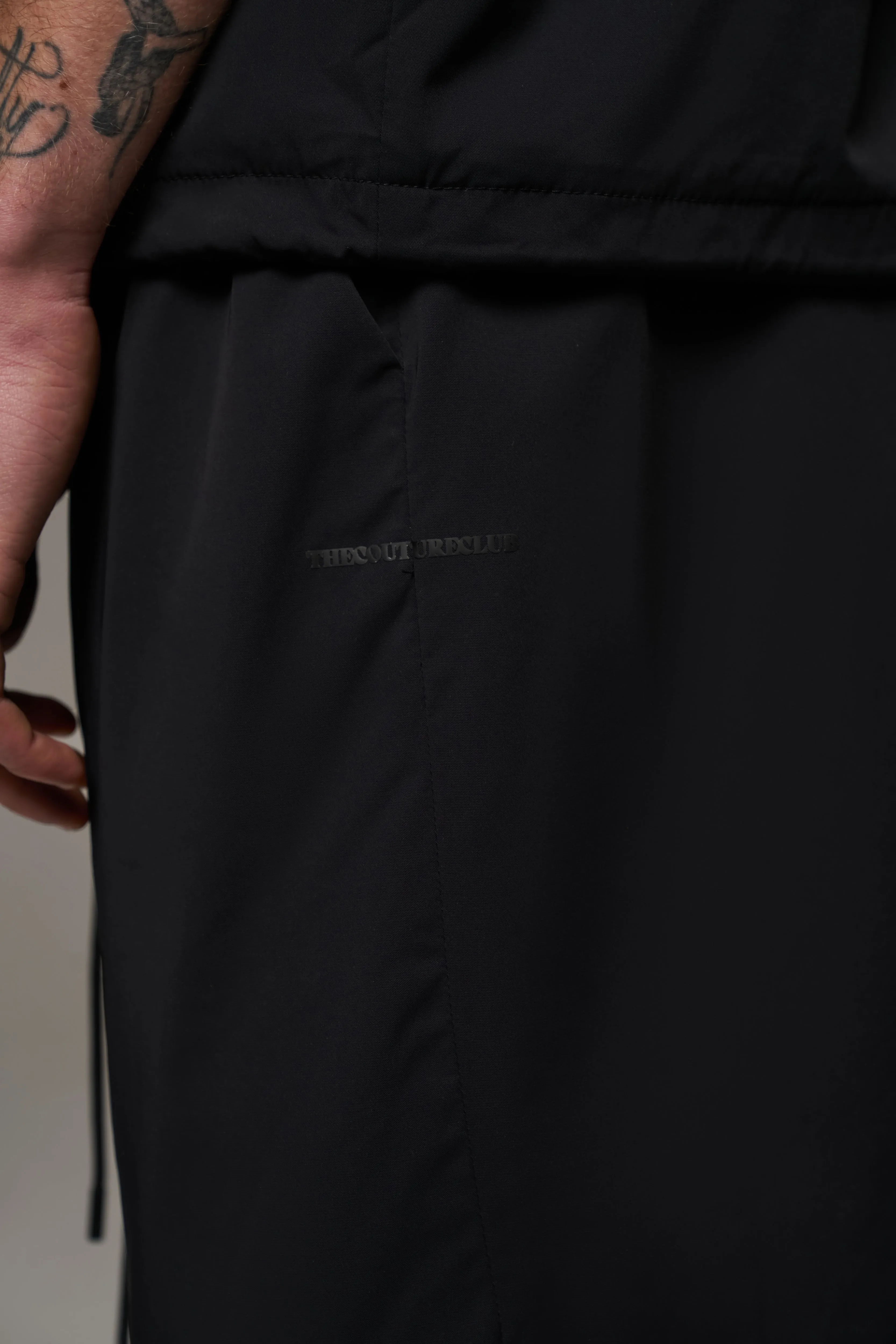 NYLON DRAWCORD SHORTS - BLACK