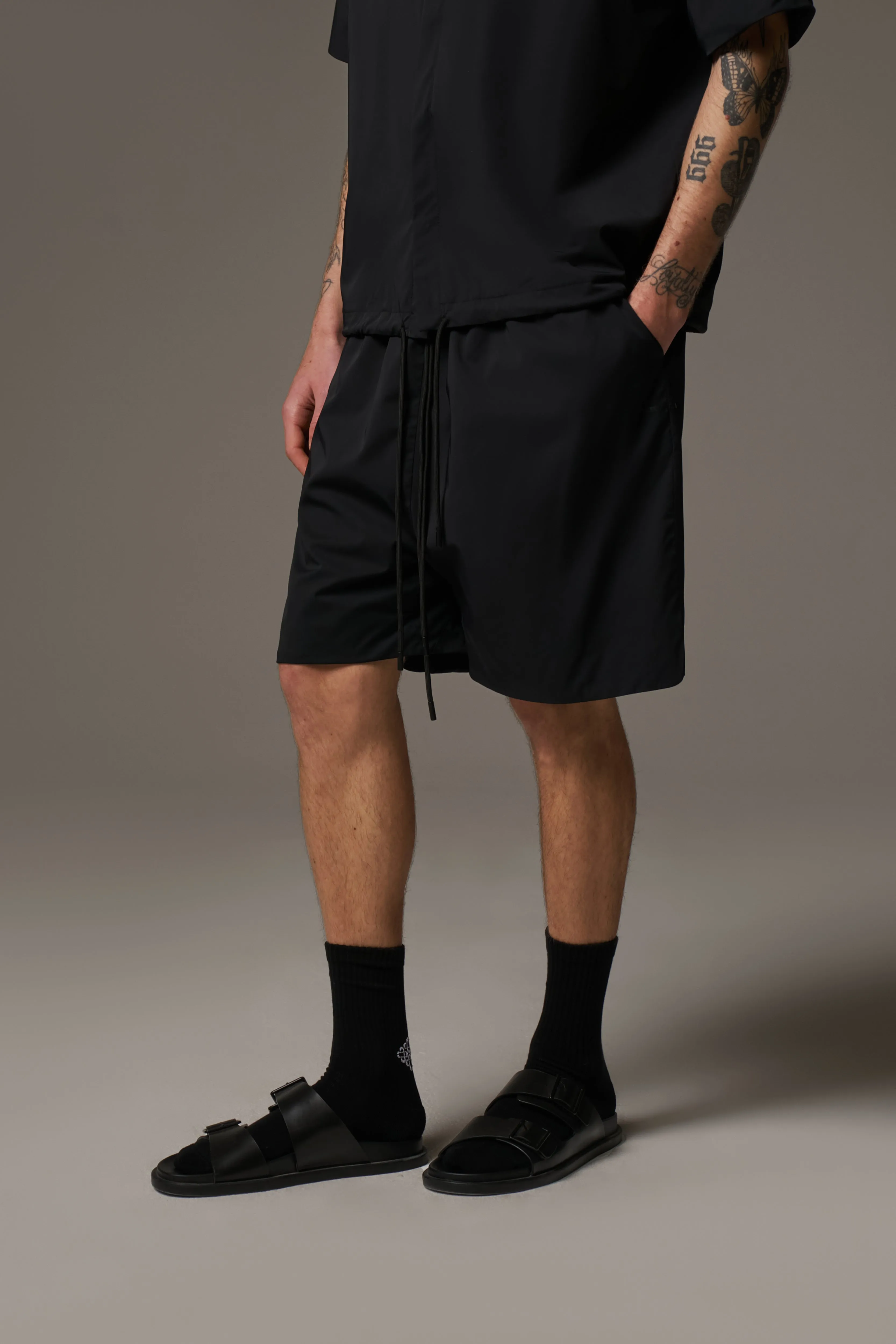 NYLON DRAWCORD SHORTS - BLACK
