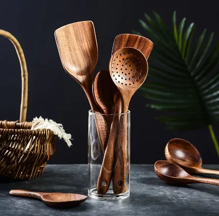 WOODEN KITCHEN UTENSIL SET
