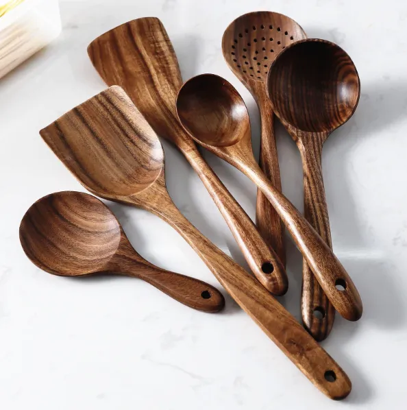 WOODEN KITCHEN UTENSIL SET